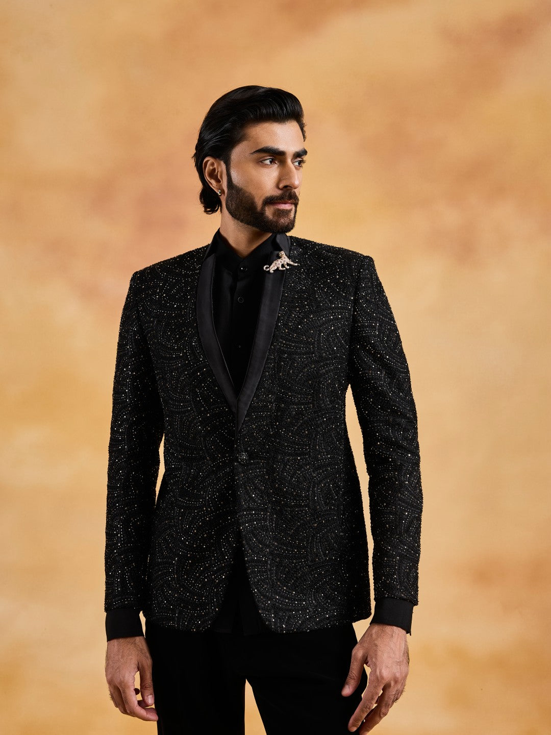 BLACK EMBROIDERED TUXEDO SUIT