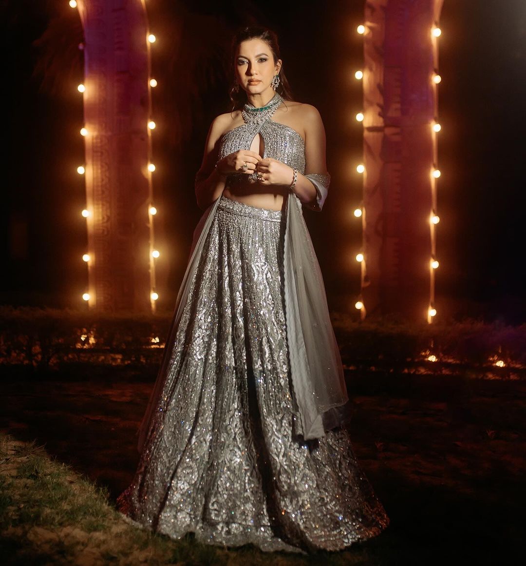 GAUAHAR KHAN IN CHARCOAL GREY NET LEHENGA CHOLI SET